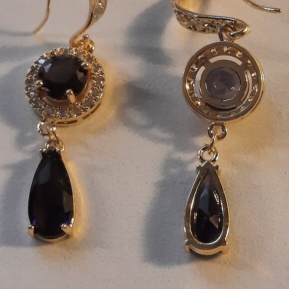 Brand New Handmade Unique Design 18k Gold Plated Earrings For Holiday Parties - Picture 2 of 4